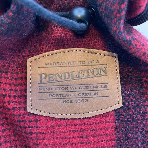 Vintage Pendleton 100% Wool Red & Black Tartan Plaid Flannel + Suede Sling Bag main image 9